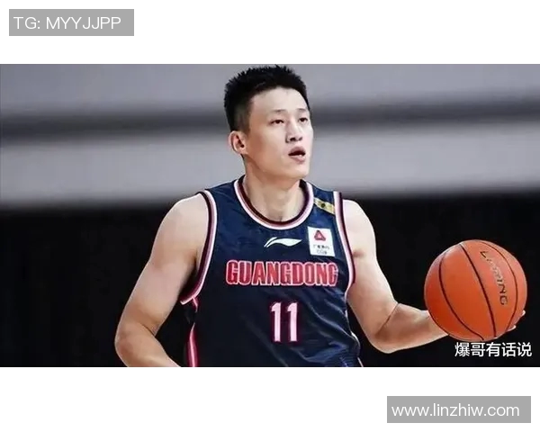 周鹏：从篮球场上的传奇到生活中的榜样，展现不屈精神与团队力量